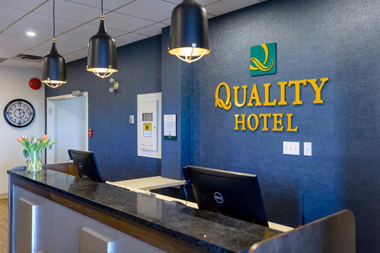 Quality Hotel Кларенвилл Экстерьер фото