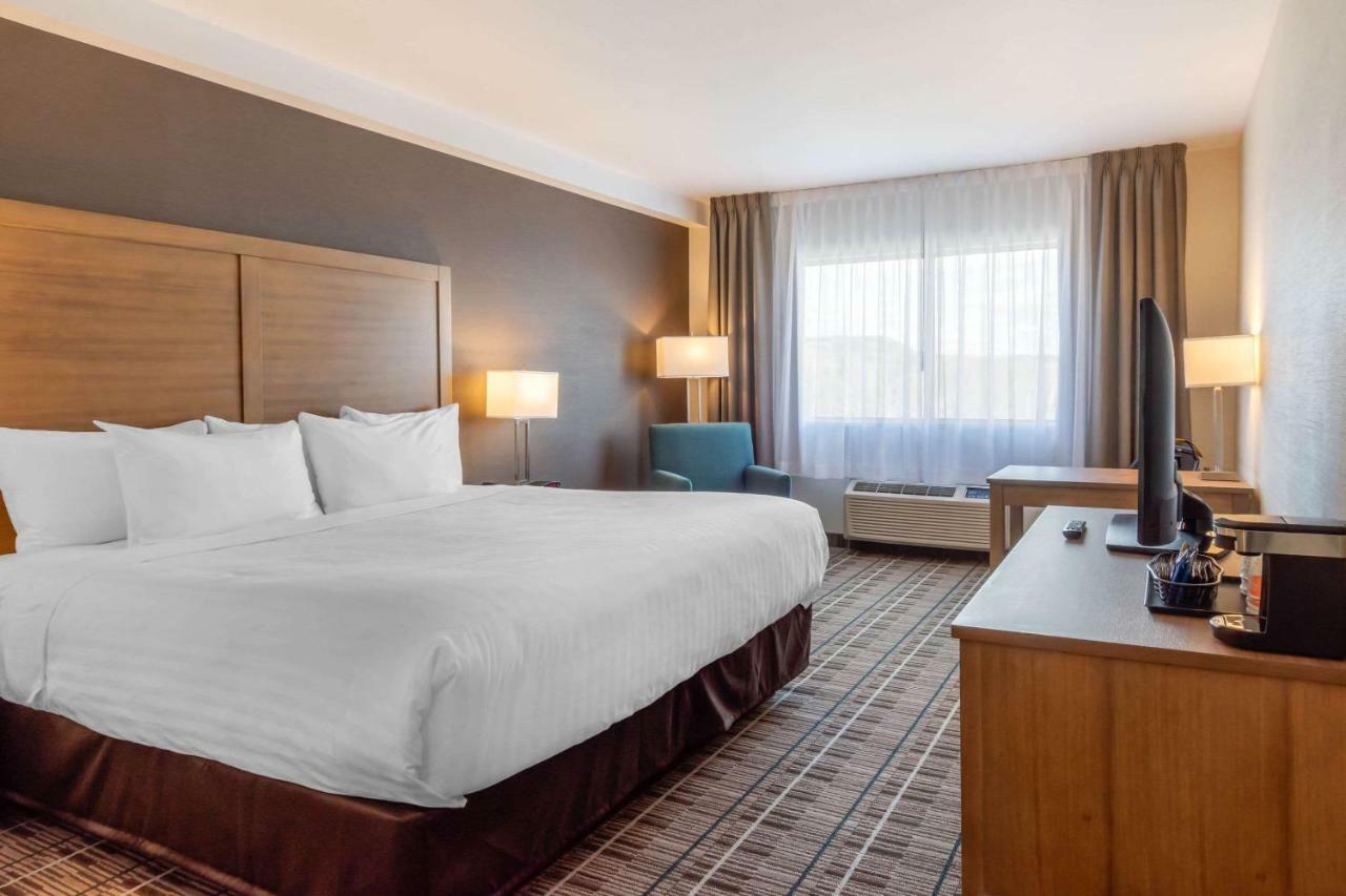 Quality Hotel Кларенвилл Экстерьер фото