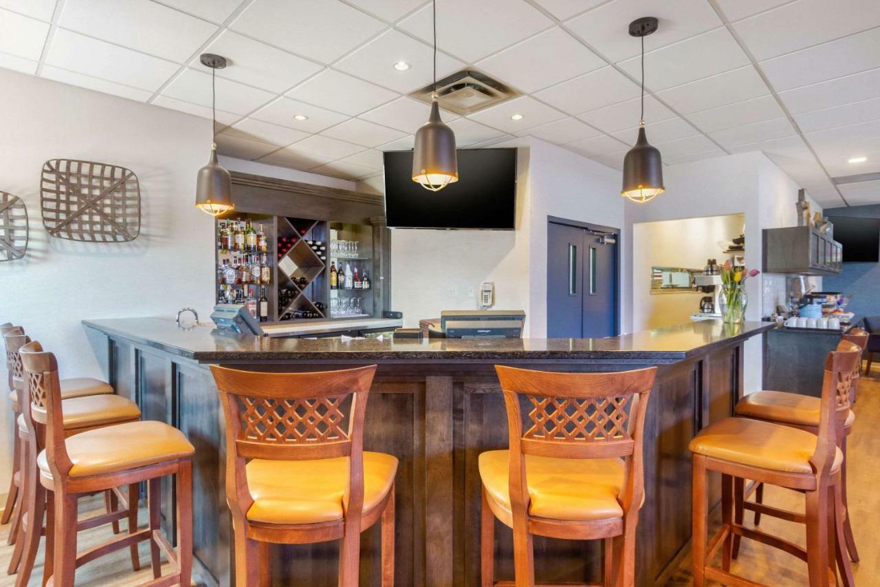 Quality Hotel Кларенвилл Экстерьер фото