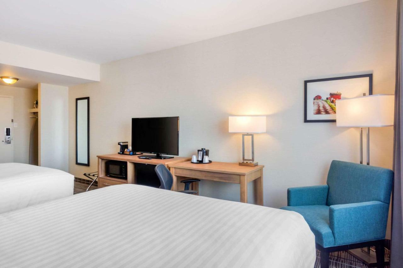 Quality Hotel Кларенвилл Экстерьер фото