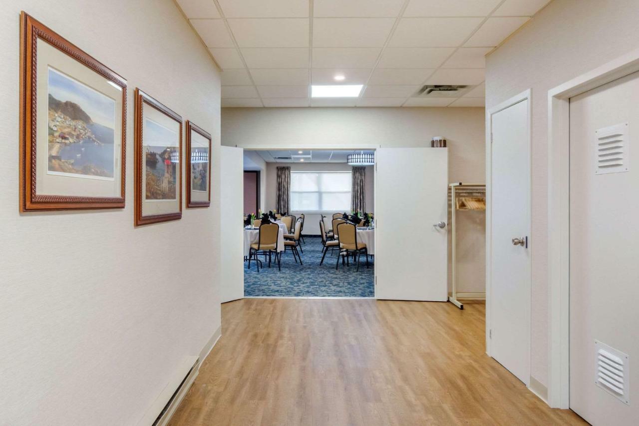 Quality Hotel Кларенвилл Экстерьер фото