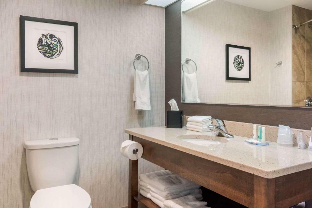 Quality Hotel Кларенвилл Экстерьер фото