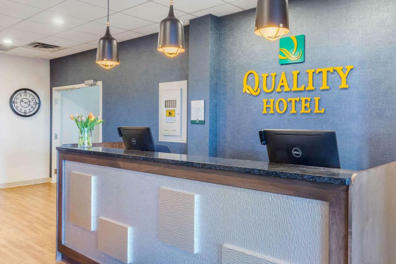 Quality Hotel Кларенвилл Экстерьер фото