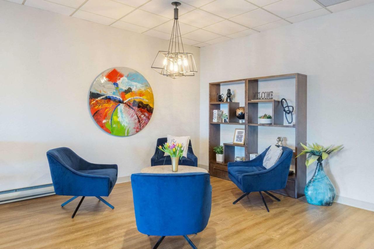 Quality Hotel Кларенвилл Экстерьер фото