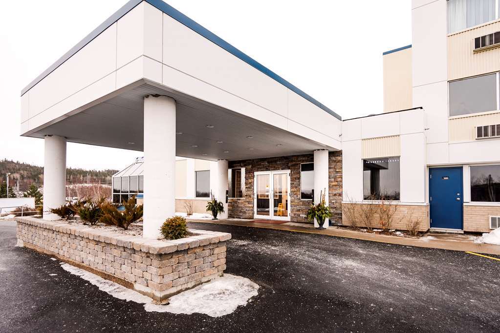 Quality Hotel Кларенвилл Экстерьер фото